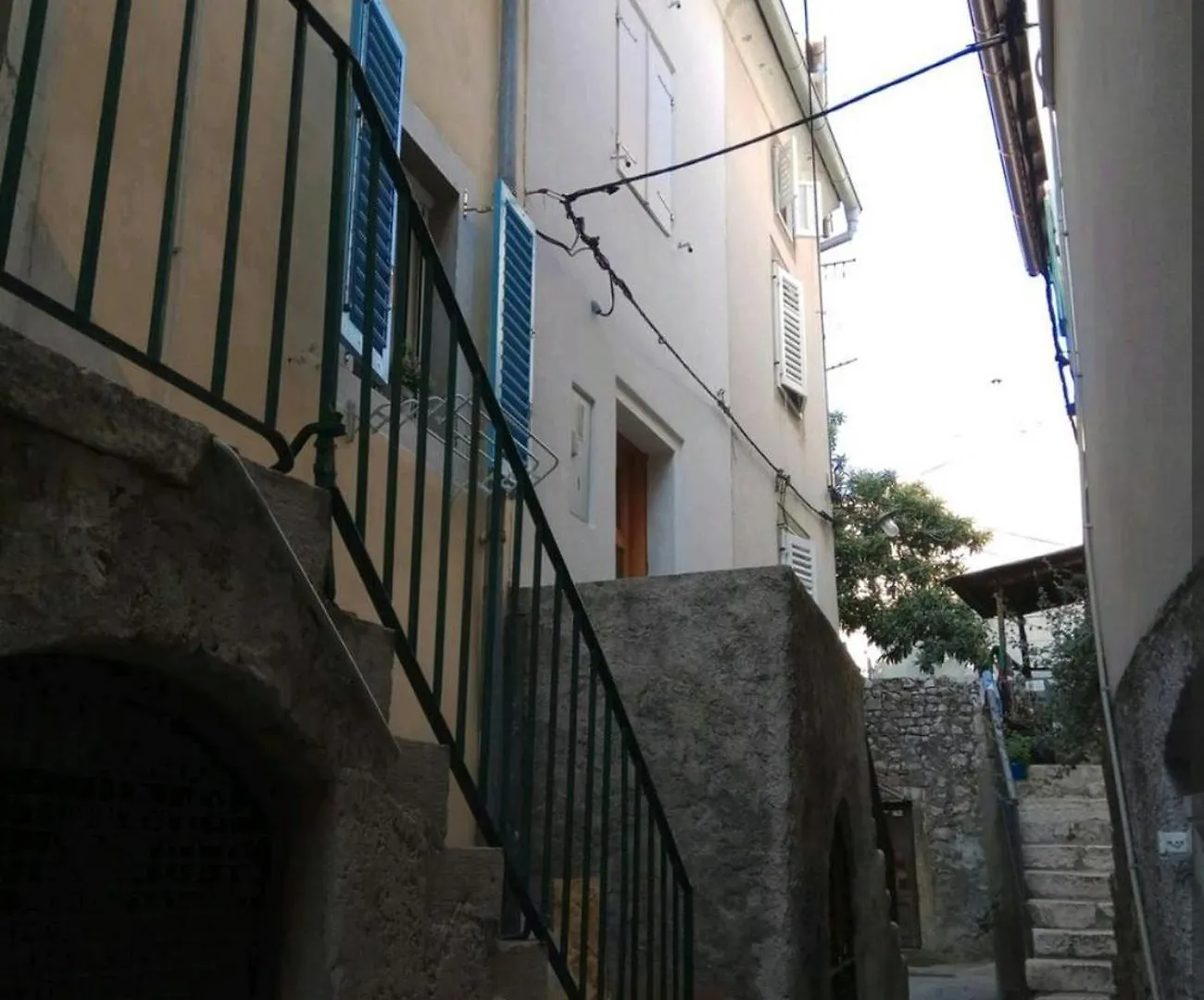 Apartments With Wifi Cres - 22751 0*,